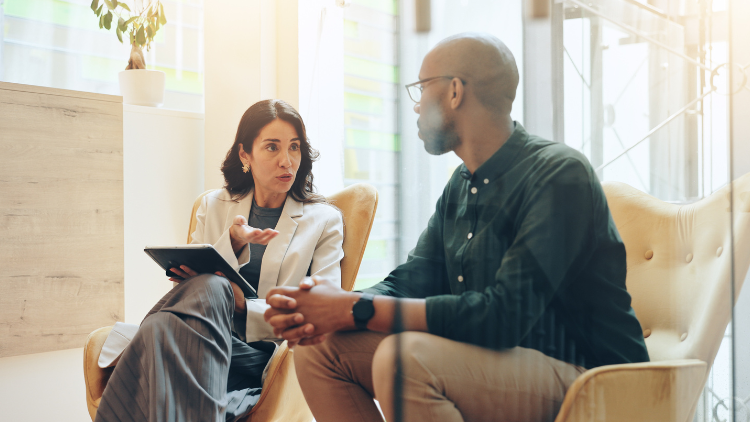Employer providing feedback in a one to one session